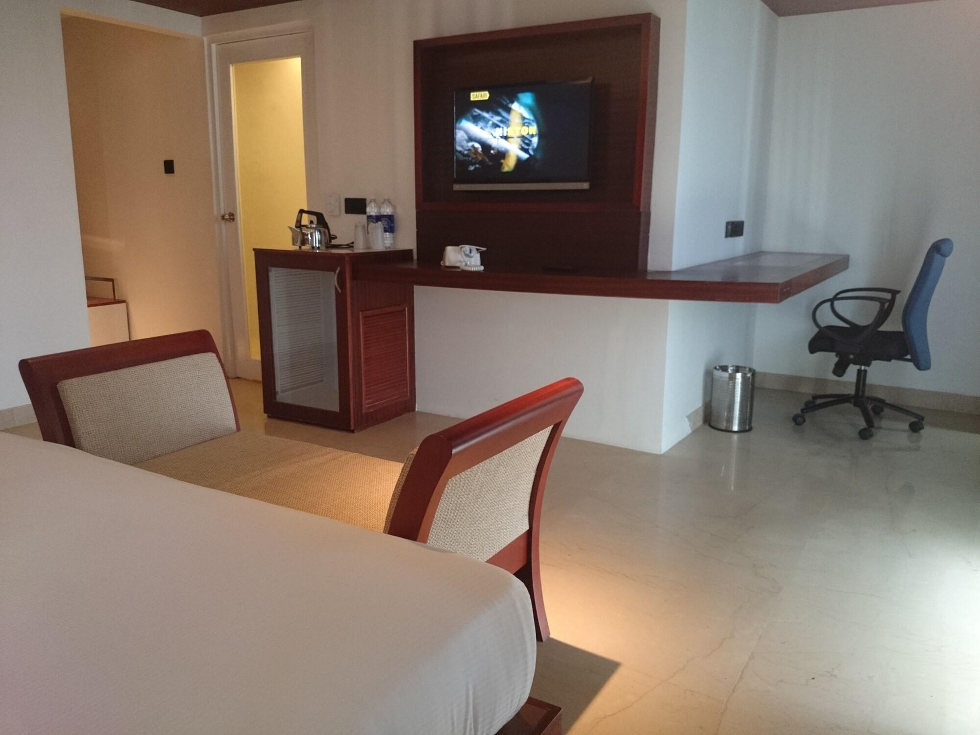 Diana Heights Luxury Hotel Nedumbassery Extérieur photo