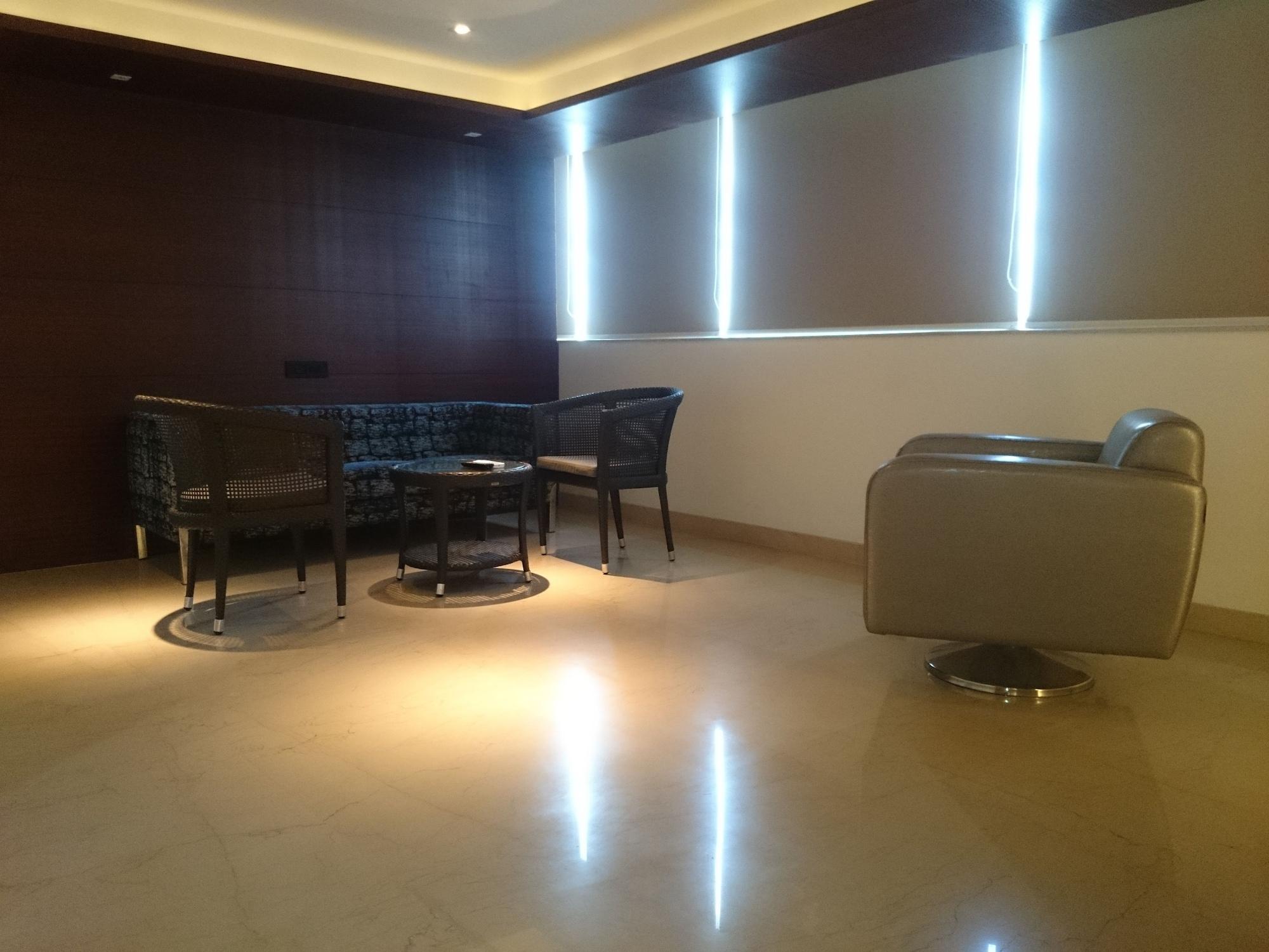 Diana Heights Luxury Hotel Nedumbassery Extérieur photo