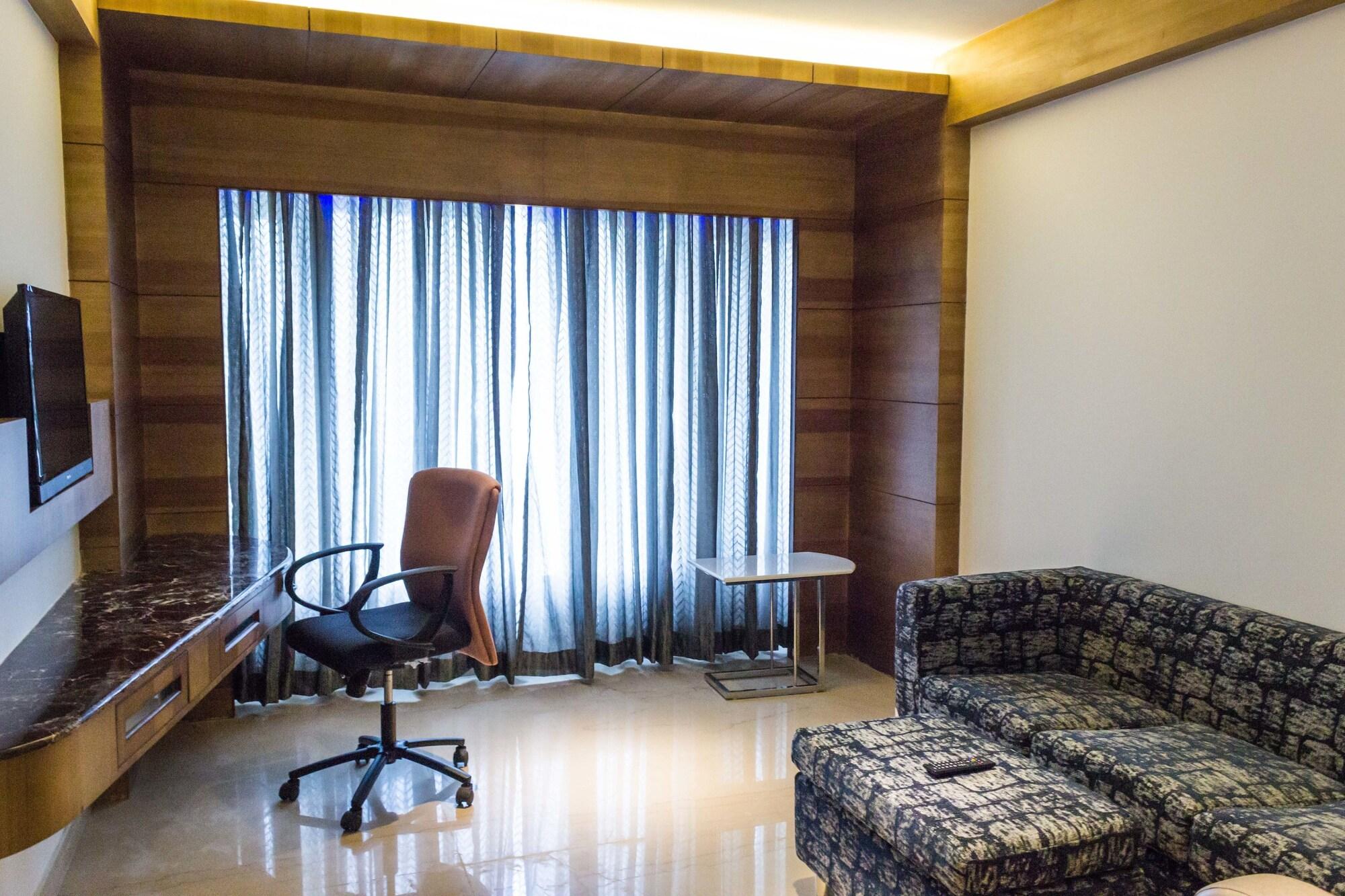 Diana Heights Luxury Hotel Nedumbassery Extérieur photo