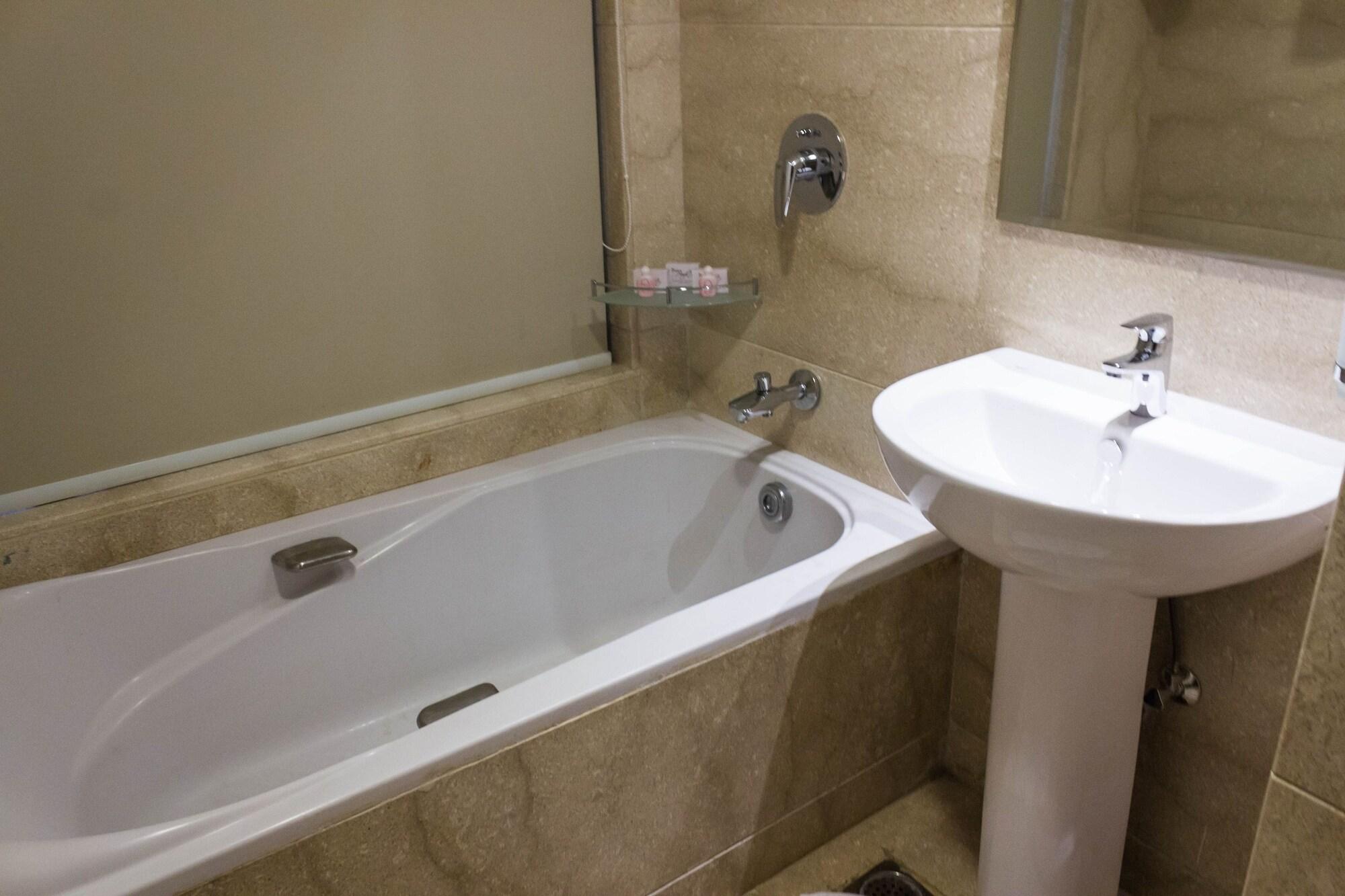Diana Heights Luxury Hotel Nedumbassery Extérieur photo