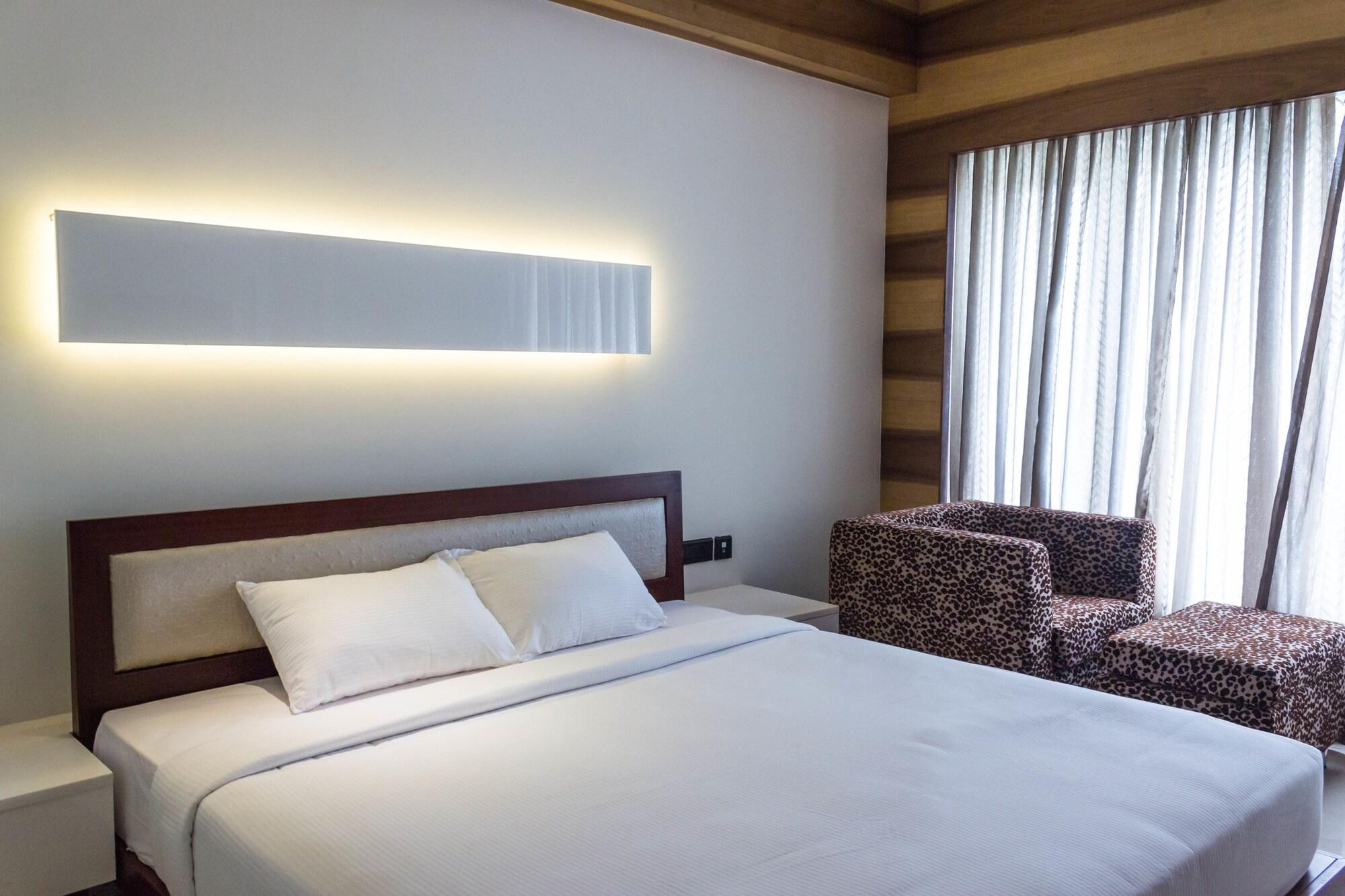 Diana Heights Luxury Hotel Nedumbassery Extérieur photo