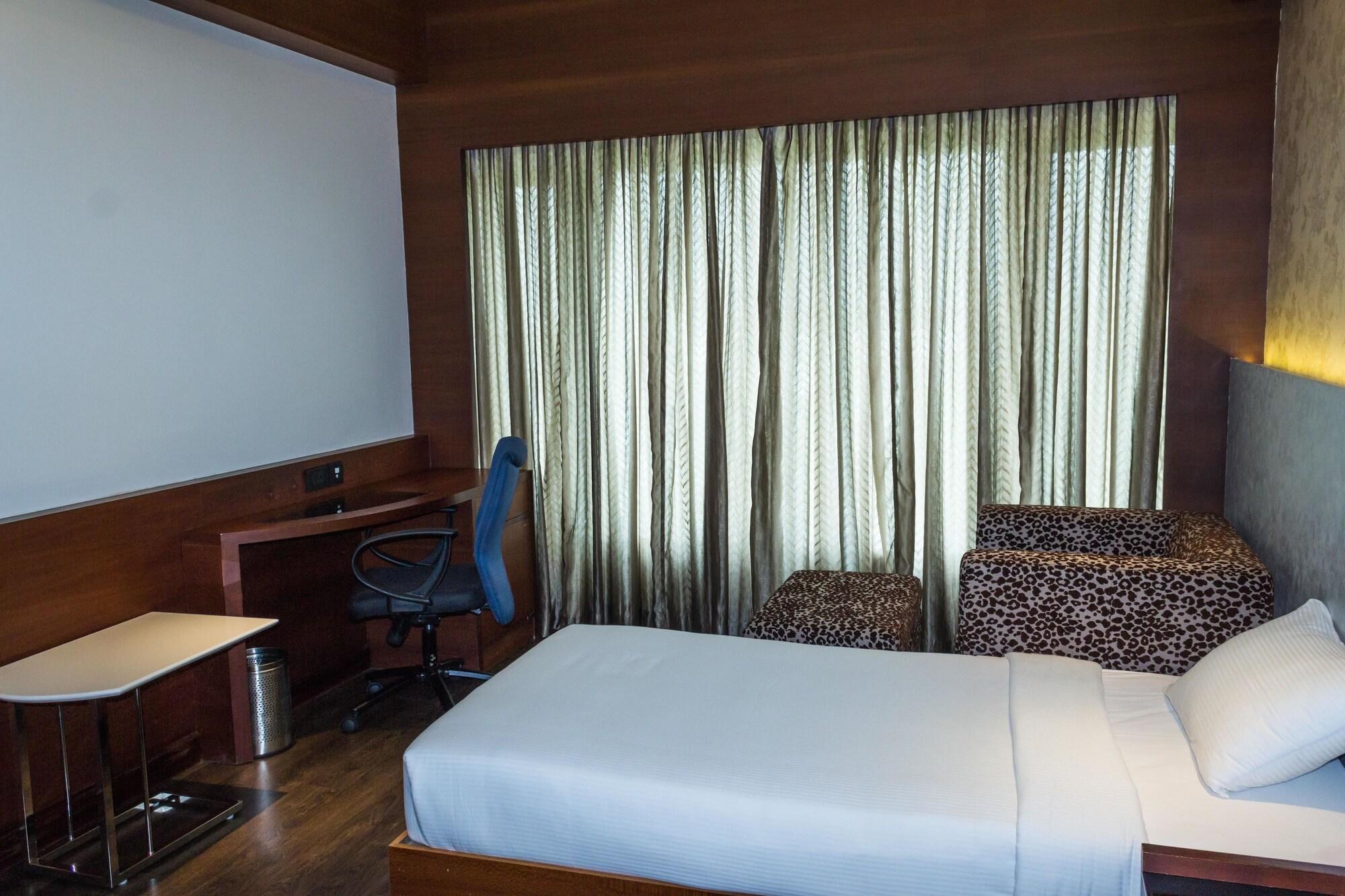 Diana Heights Luxury Hotel Nedumbassery Extérieur photo