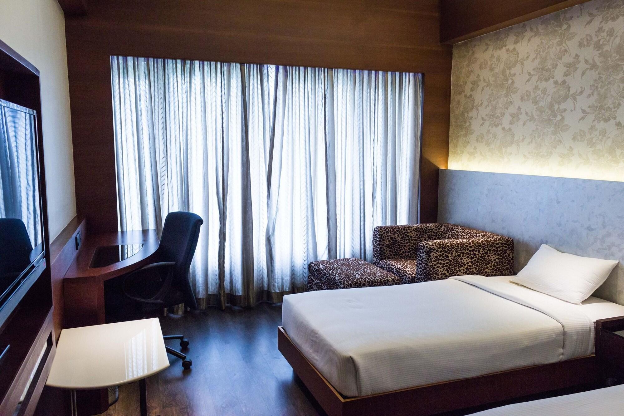 Diana Heights Luxury Hotel Nedumbassery Extérieur photo