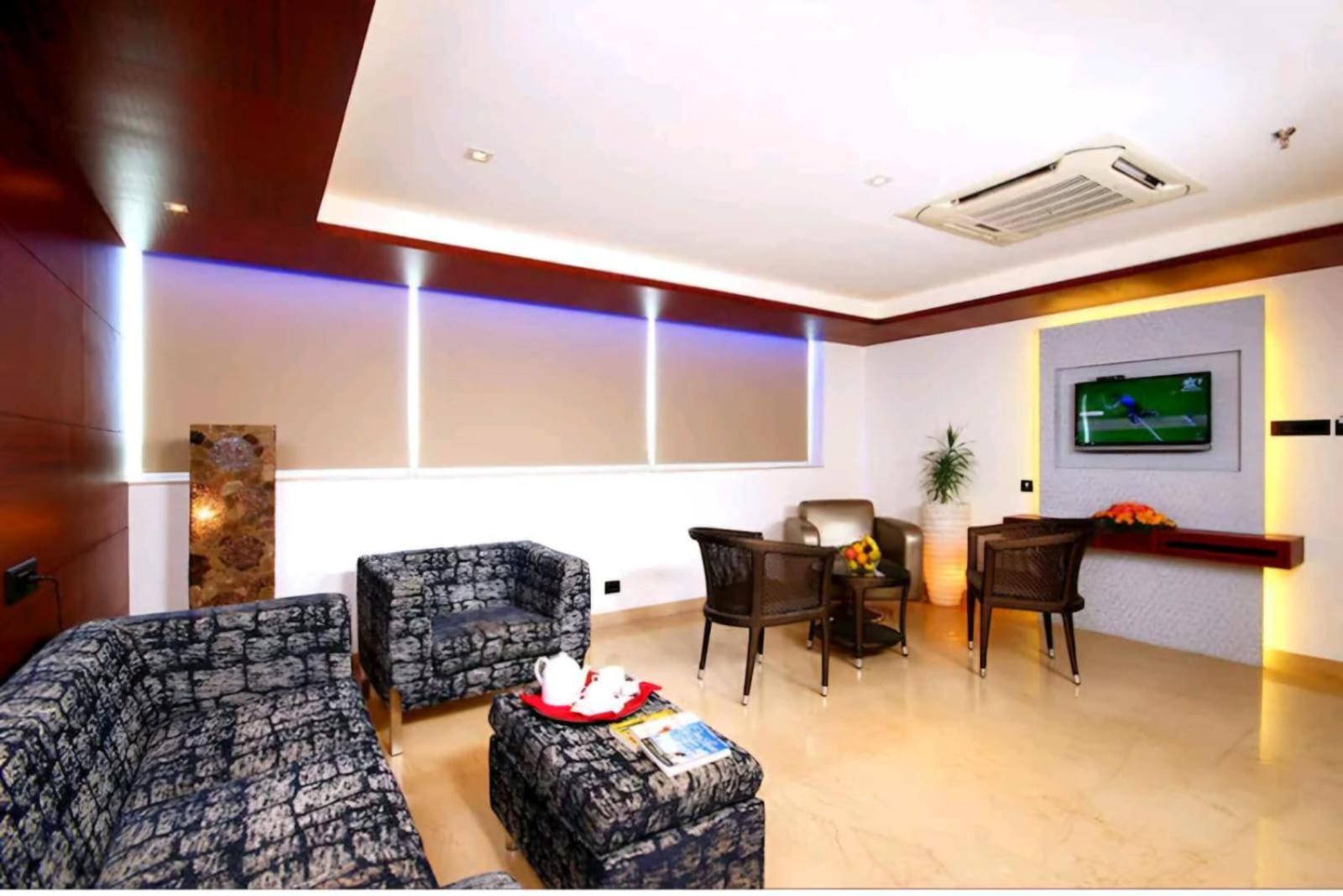 Diana Heights Luxury Hotel Nedumbassery Extérieur photo