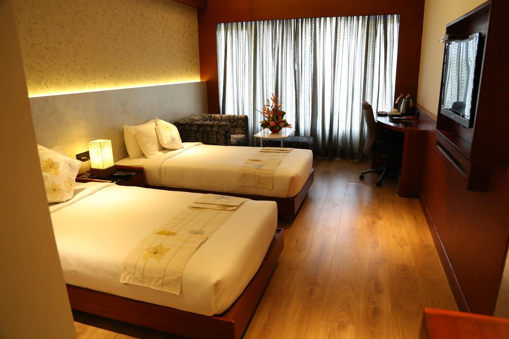 Diana Heights Luxury Hotel Nedumbassery Extérieur photo