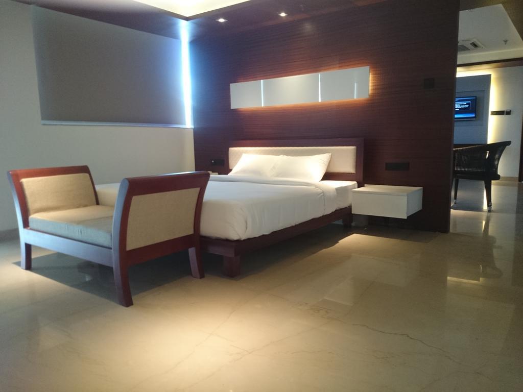 Diana Heights Luxury Hotel Nedumbassery Extérieur photo
