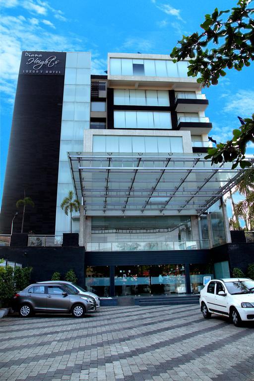Diana Heights Luxury Hotel Nedumbassery Extérieur photo
