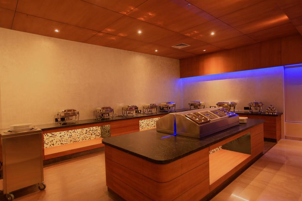 Diana Heights Luxury Hotel Nedumbassery Extérieur photo