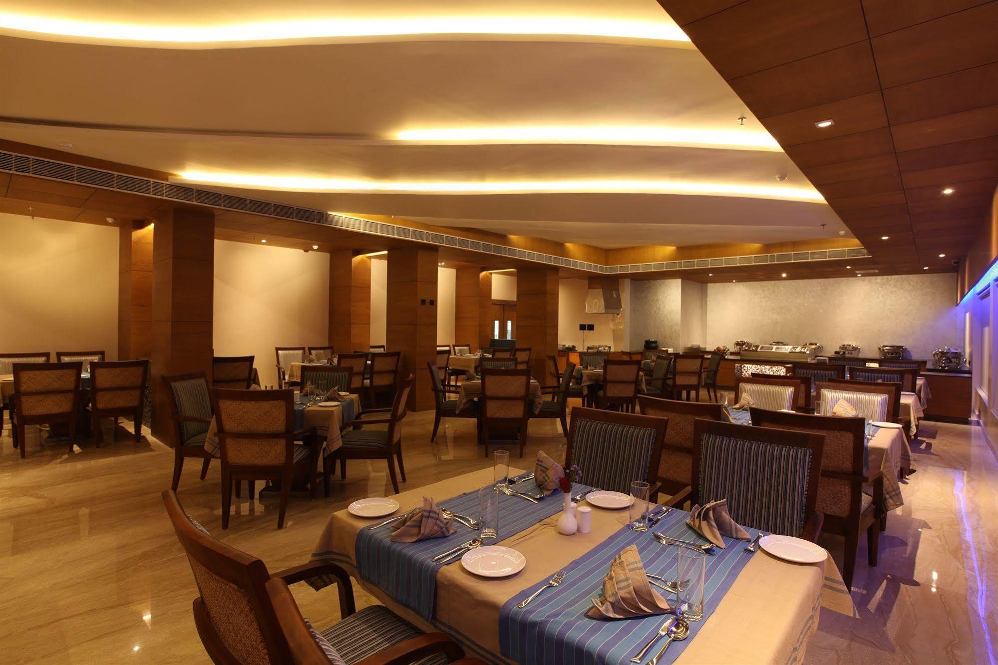 Diana Heights Luxury Hotel Nedumbassery Extérieur photo