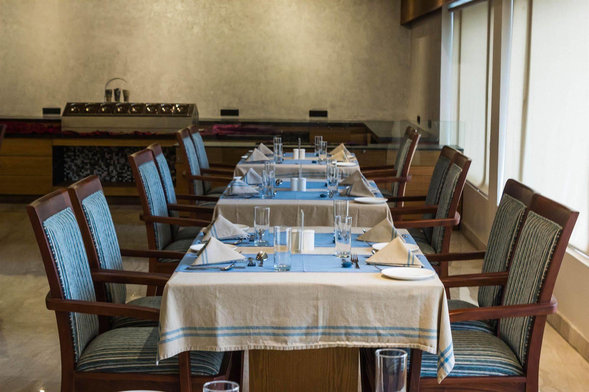 Diana Heights Luxury Hotel Nedumbassery Extérieur photo